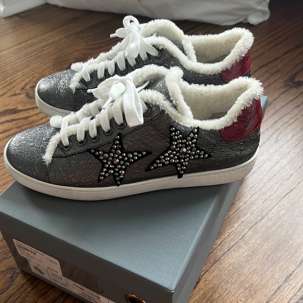 Lola Cruz Plomo sneaker